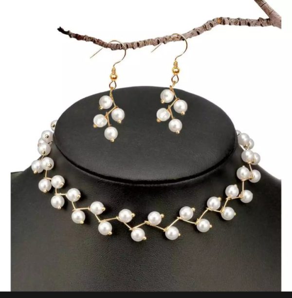 Zig Zag Black Choker With Earrings for girls - Black