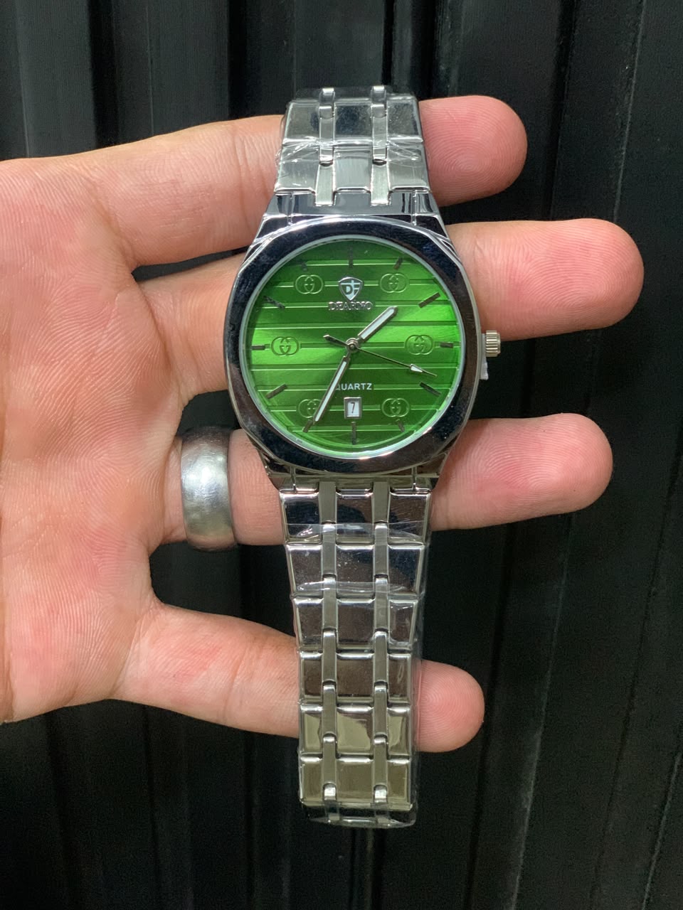 Men’s Stainless Steel Quartz Watch Elegant Durable Timepiece With Stainless Steel Strap And Detailed Dial For Daily And Formal Wear